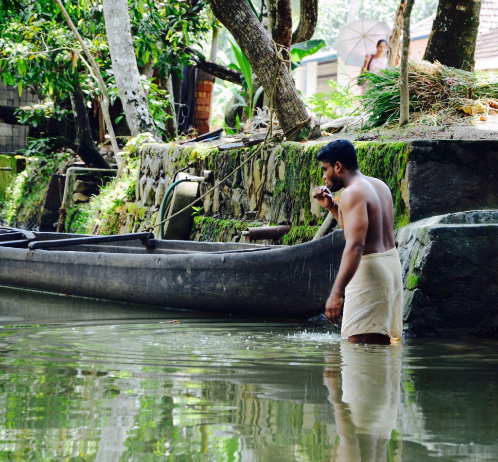 Backwaters_Man_Toothbrushing