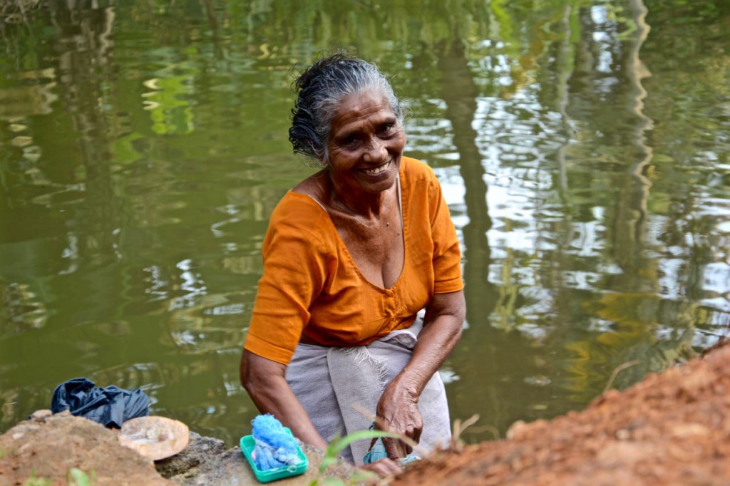 Backwaters_Woman_Laundry_1