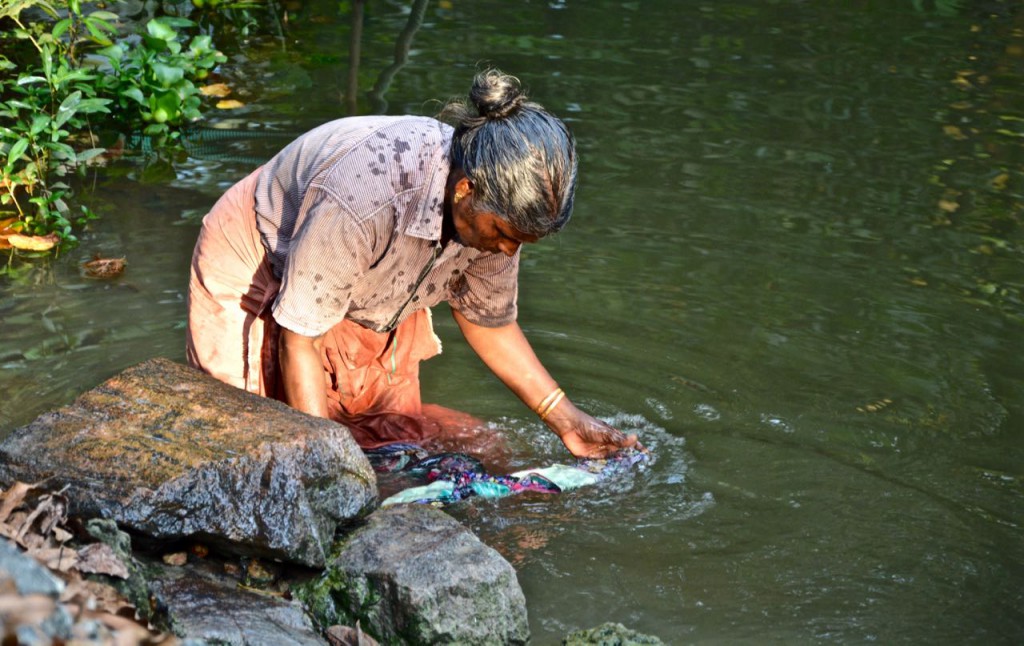 Backwaters_Woman_Laundry_2